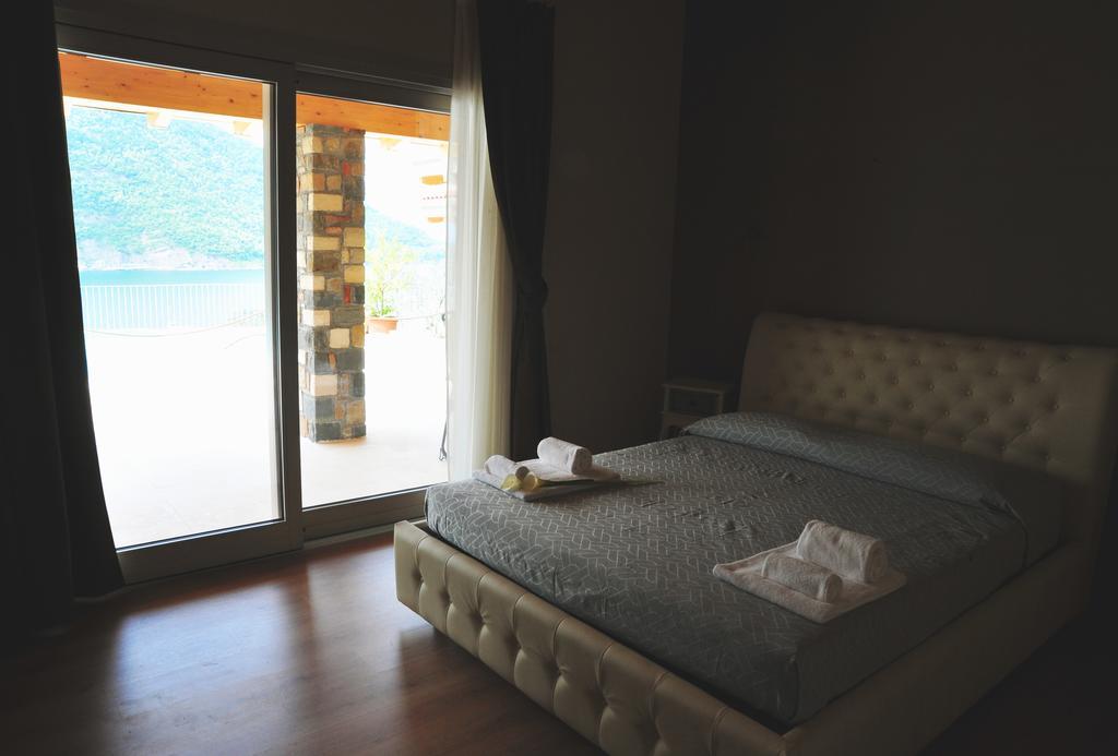 Agriturismo Le Fontane Sale Marasino Phòng bức ảnh