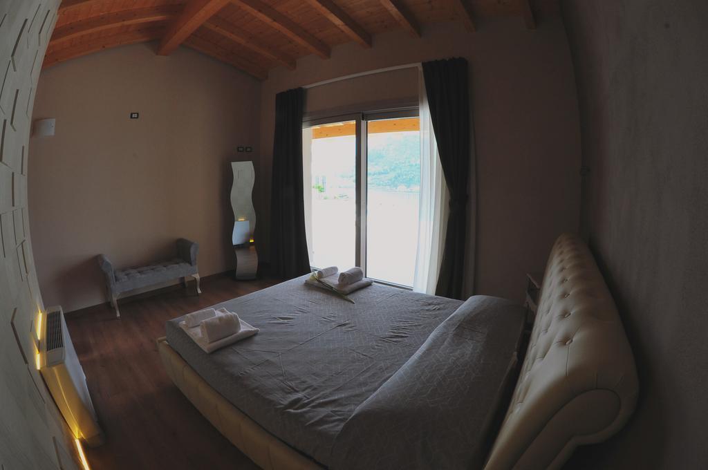 Agriturismo Le Fontane Sale Marasino Phòng bức ảnh